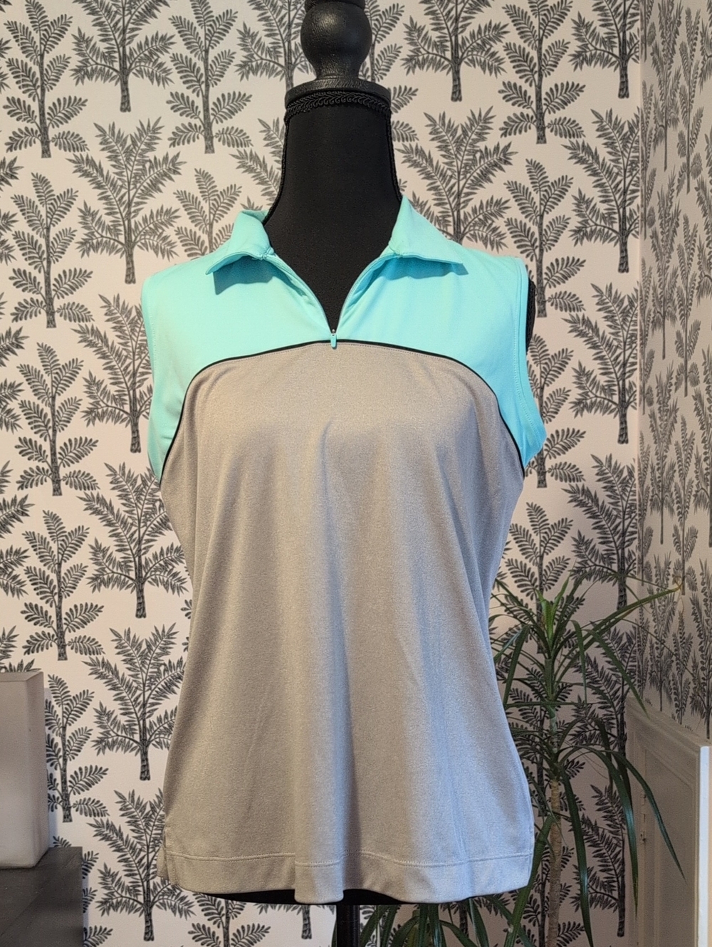 Sleeveless Polo Top in Mint and Light Gray